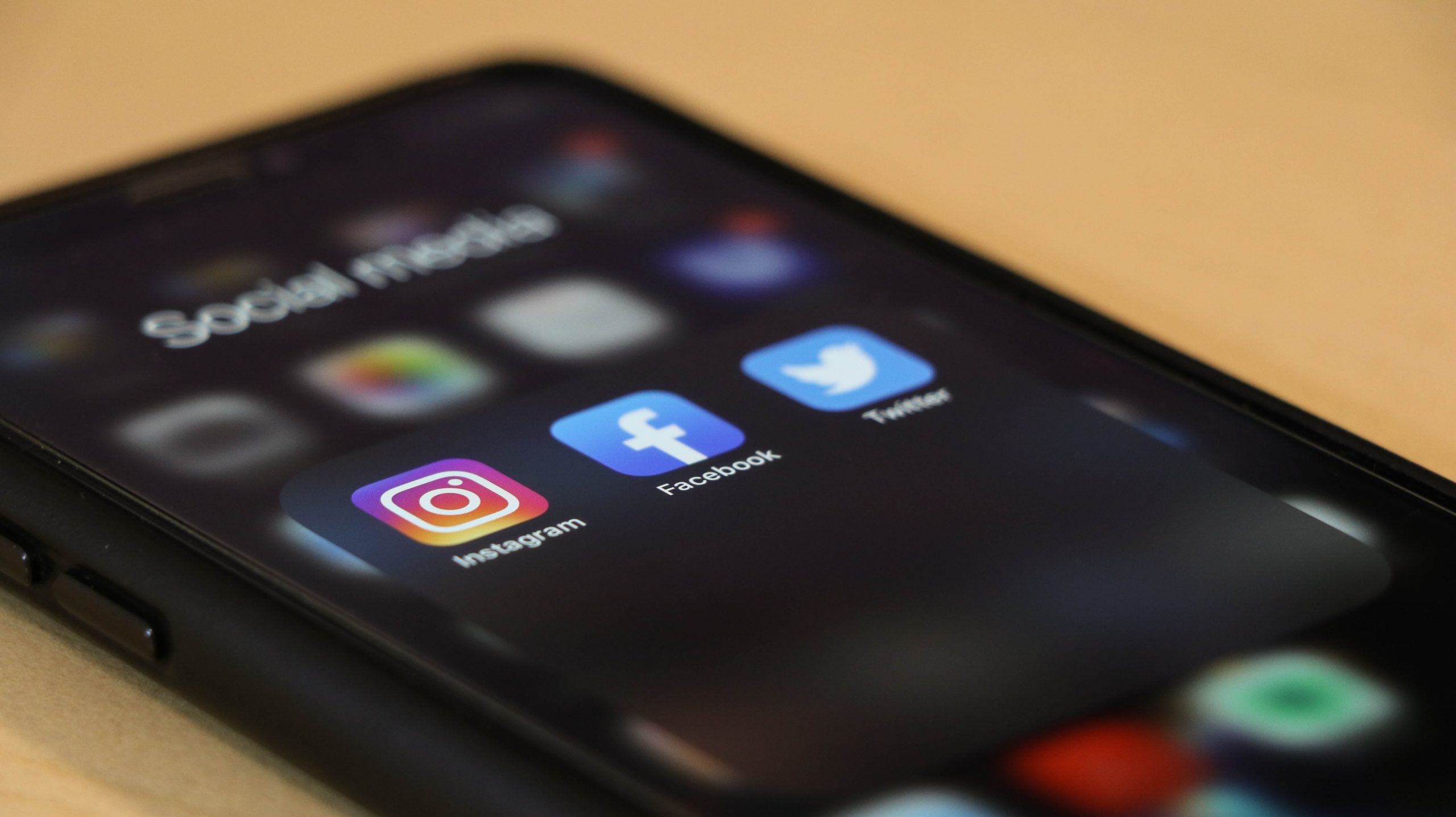 6 Ways To Use Social Media To Boost Your Summer Sales